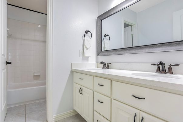 Bathroom, Dual Sink Vanities, Interior