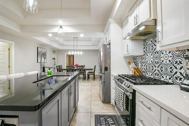 Dining room, Interior, Kitchen, Pendant Lights, Recessed Lighting, Stainless Steel Appliances
