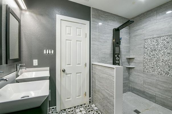 Bathroom, Interior, Recessed Lighting