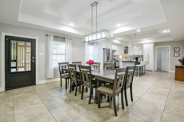 Dining room, Interior, Kitchen, Pendant Lights, Recessed Lighting, Stainless Steel Appliances