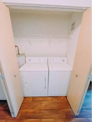 Interior, Utility Closets, Washer, Wood Texture Flooring