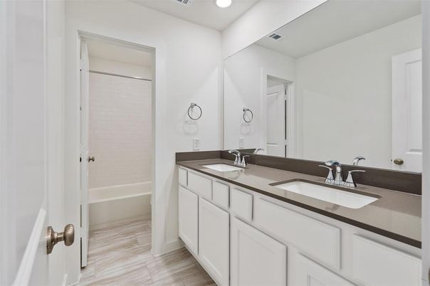 Bathroom, Dual Sink Vanities, Interior, Recessed Lighting