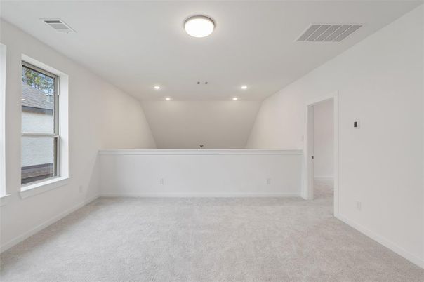 Empty room, Interior, Recessed Lighting