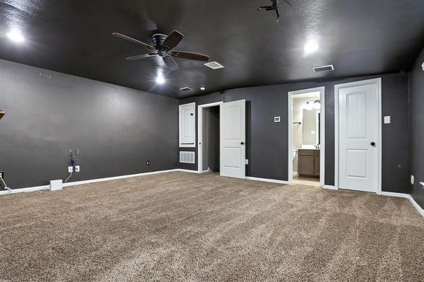 Empty room, Interior, Recessed Lighting