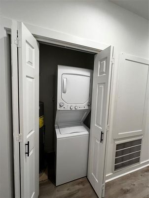Interior, Utility Closets, Washer, Wood Texture Flooring