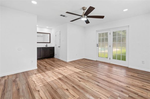 Empty room, Interior, Recessed Lighting, Wood Texture Flooring