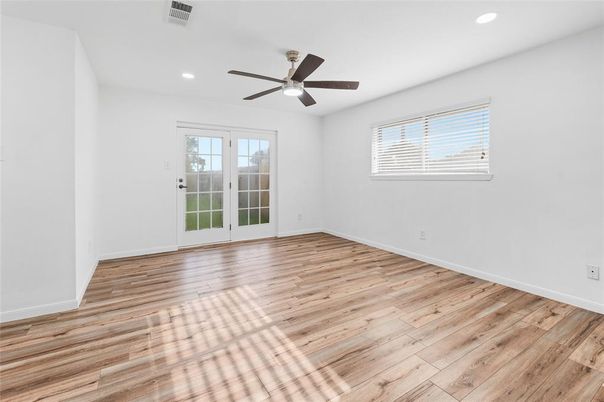 Empty room, Interior, Recessed Lighting, Wood Texture Flooring