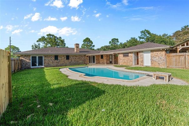 Backyard, Exterior, Pool