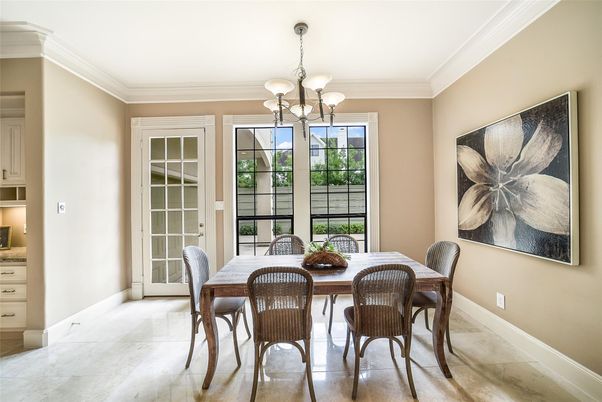 Chandelier, Dining room, Interior