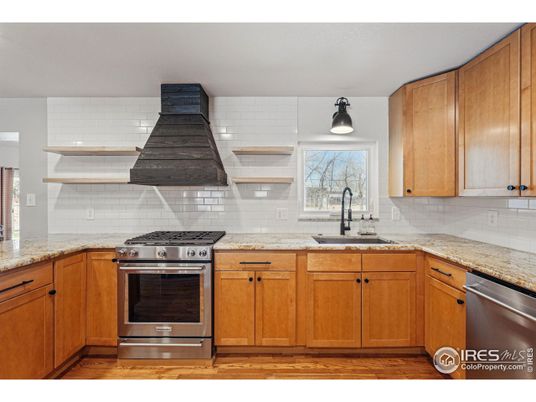 Interior, Kitchen, Stainless Steel Appliances, Wood Texture Flooring