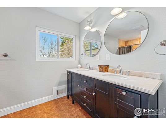 Bathroom, Dual Sink Vanities, Interior