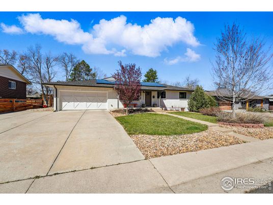 Attached, Exterior, Facade, Ranch