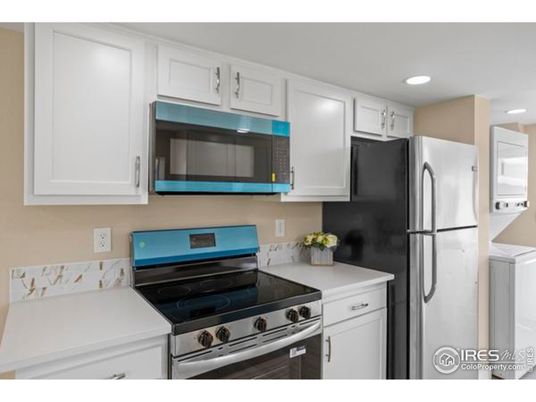 Interior, Kitchen, Recessed Lighting, Washer