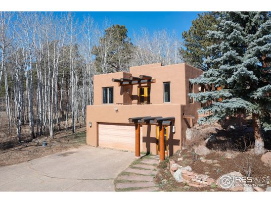 Attached, Exterior, Facade, Modern