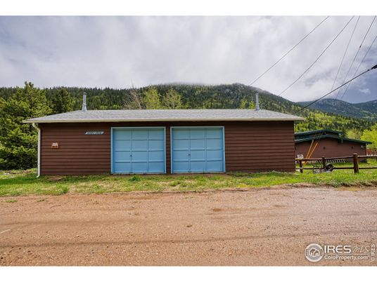 Backyard, Detached Garage, Exterior