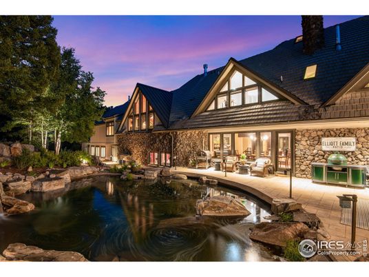Exterior, Lake