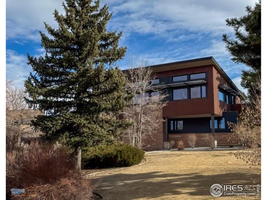 Backyard, Exterior, Facade, Modern