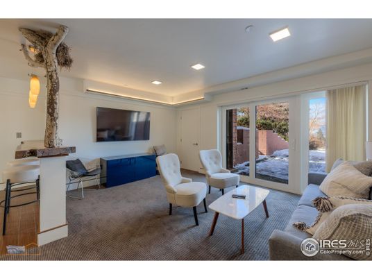 Interior, Living room, Pendant Lights, Recessed Lighting