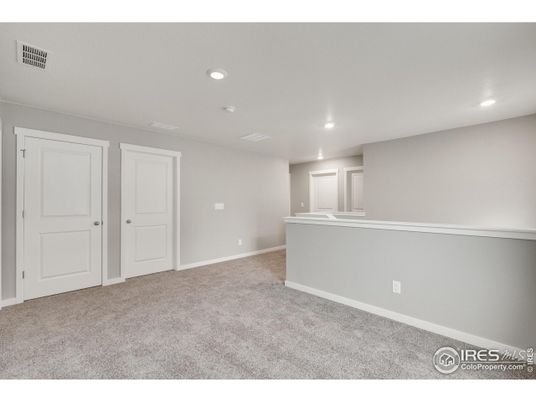 Empty room, Interior, Recessed Lighting