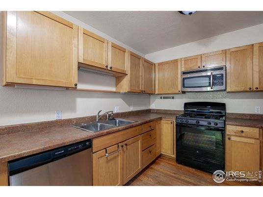 Interior, Kitchen, Stainless Steel Appliances, Wood Texture Flooring