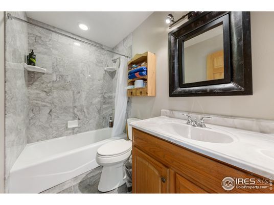 Bathroom, Interior, Marble Walls, Recessed Lighting