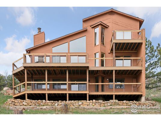 Exterior, Facade, Log Home