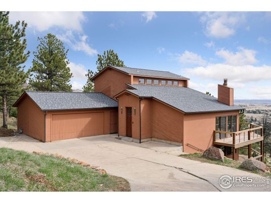 Attached, Exterior, Facade, Modern