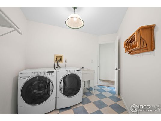 Interior, Washer