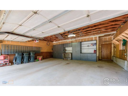 Garage, Interior, Wooden Beams
