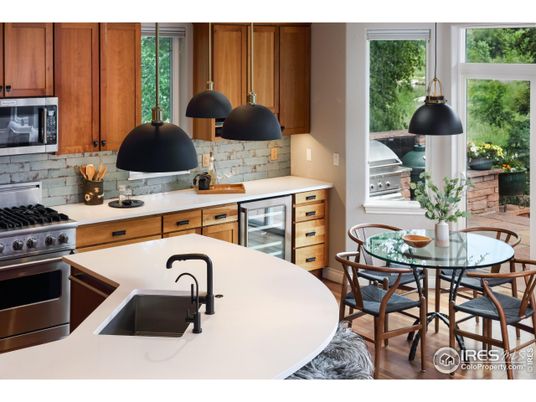 Dining room, Interior, Kitchen, Stainless Steel Appliances, Wood Texture Flooring