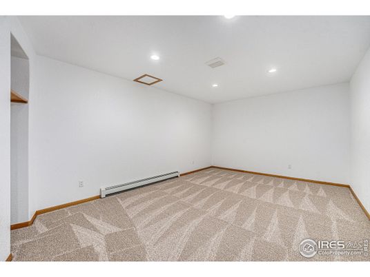 Empty room, Interior, Recessed Lighting