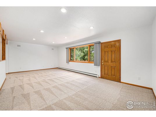 Empty room, Interior, Recessed Lighting