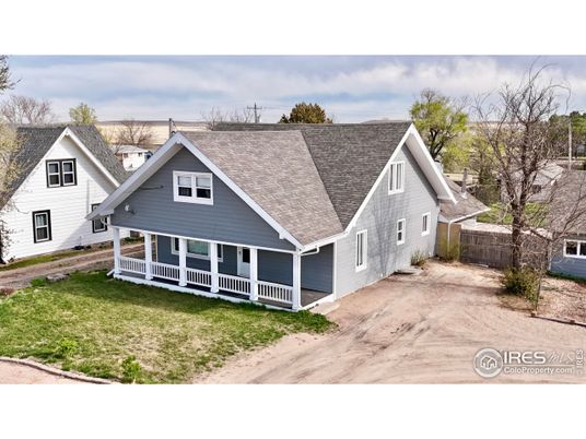Exterior, Facade, Farmhouse