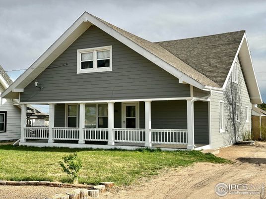 Exterior, Facade, American Craftsman
