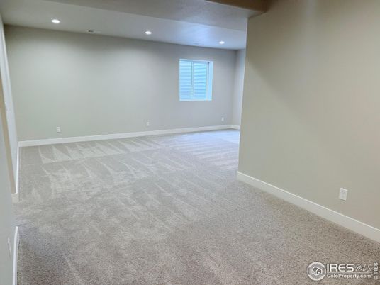 Empty room, Interior, Recessed Lighting