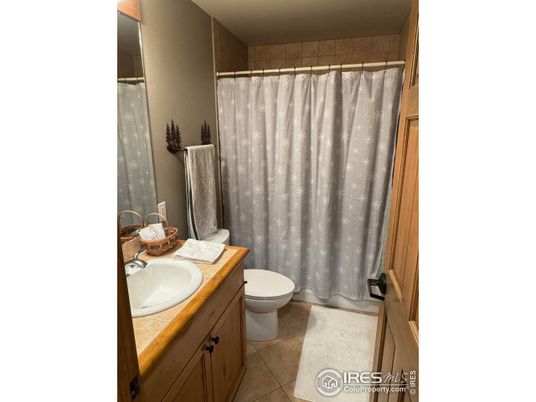 Bathroom, Interior, Tile Countertops