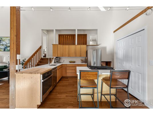 Interior, Kitchen, Stainless Steel Appliances, Wood Texture Flooring