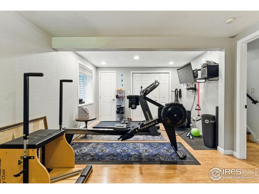 Fitness Equipment, Interior, Recessed Lighting, Wood Texture Flooring