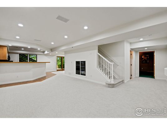 Empty room, Interior, Recessed Lighting