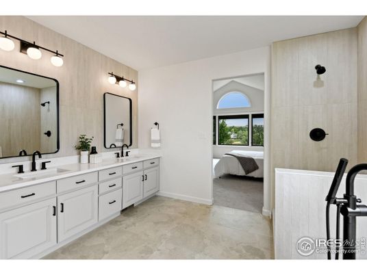 Bathroom, Dual Sink Vanities, Interior