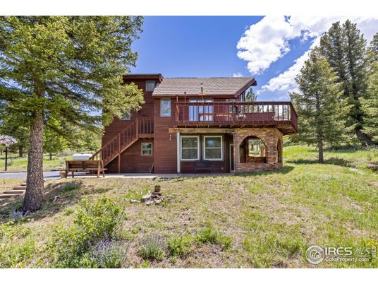 Backyard, Exterior, Facade, Brick Facade, Log Home