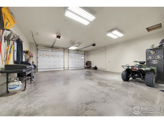 Garage, Interior