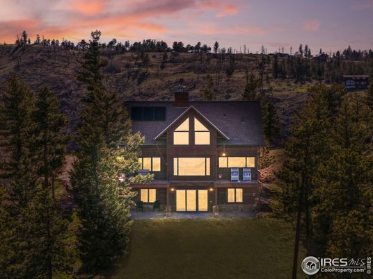 Backyard, Exterior, Facade, Log Home