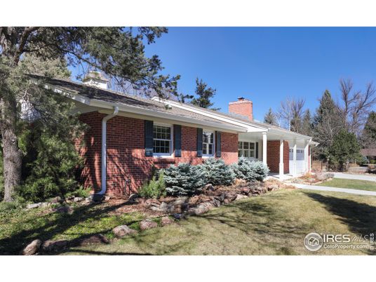 Exterior, Facade, Brick Facade, Ranch