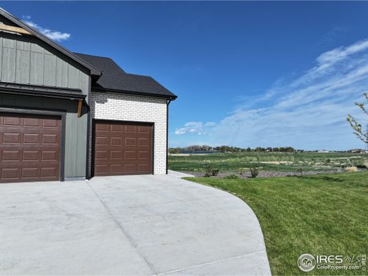 Backyard, Detached Garage, Exterior