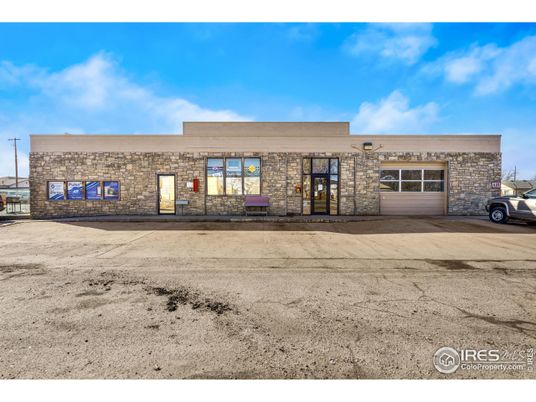 Attached, Exterior, Facade, Modern