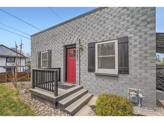 Exterior, Facade, None