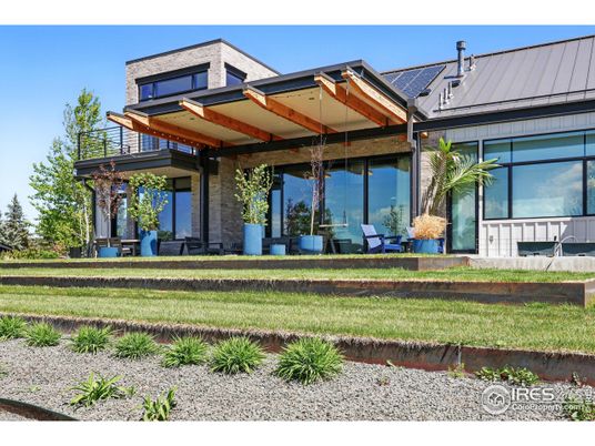 Backyard, Exterior, Facade, Modern