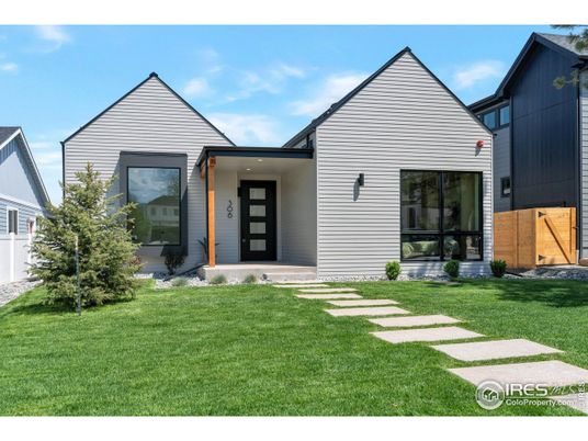 Backyard, Exterior, Facade, Farmhouse