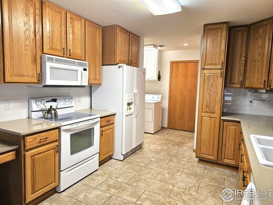 Interior, Kitchen, Recessed Lighting, Washer